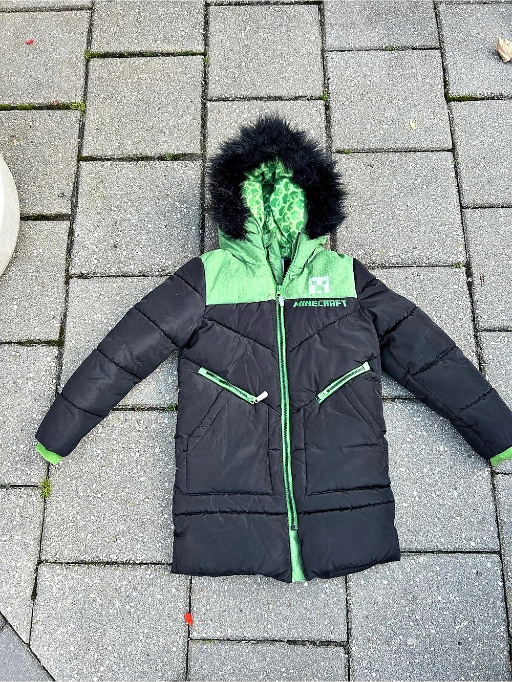 Minecraft Arctic Squad Puffer Jacket Black & Green Boys Medium size 7/8